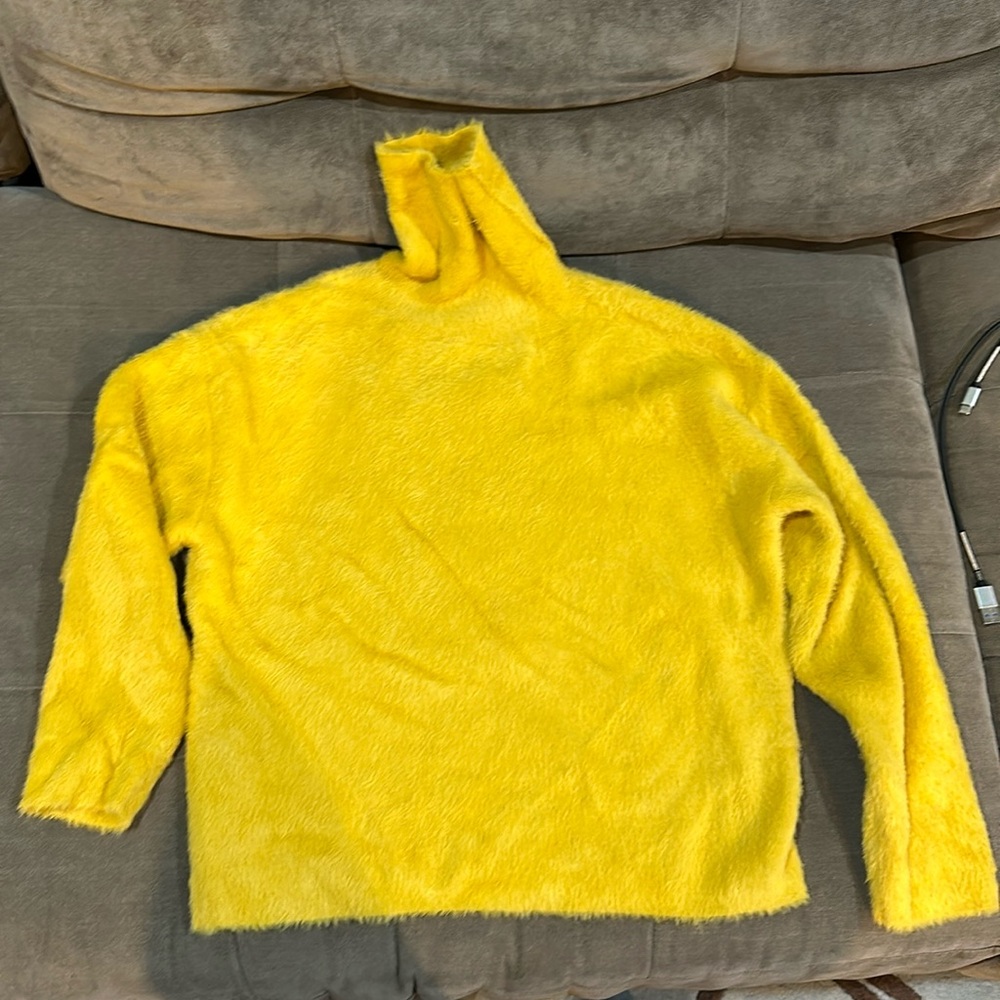 Girls Zara Mockneck soft sweater yellow, size 10